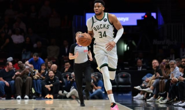 NBA超级得分手分档：麦迪字母哥仅三档，詹皇库里二档，一档4人|德维恩·韦德|艾弗森|威尔金斯|吉安尼斯·安特托孔波|恩比德_新浪体育_新浪新闻